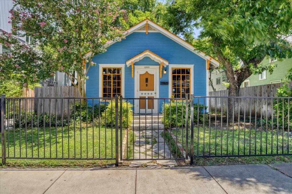 Historic Longhorn Home On Ut Downtown أوستن المظهر الخارجي الصورة