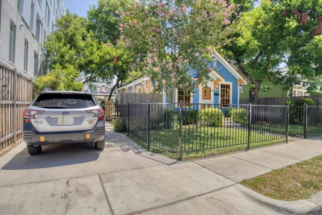 Historic Longhorn Home On Ut Downtown أوستن المظهر الخارجي الصورة